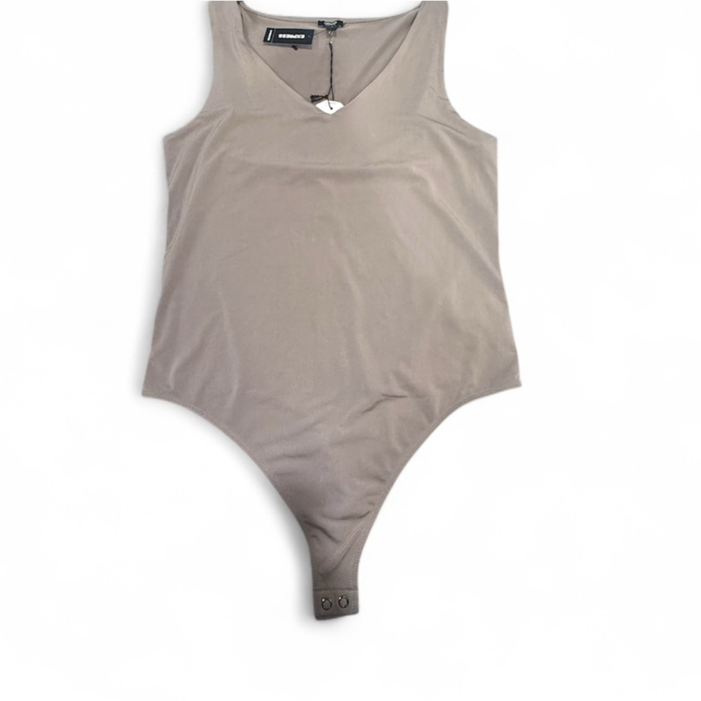 Express Body Contour V-Neck Bodysuit | NWT​​